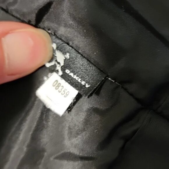 🎉 Oakley hooded, insulated Coat 🎉 - Picture 4 of 5